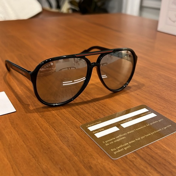 Gucci Sunglasses - Picture 4 of 11